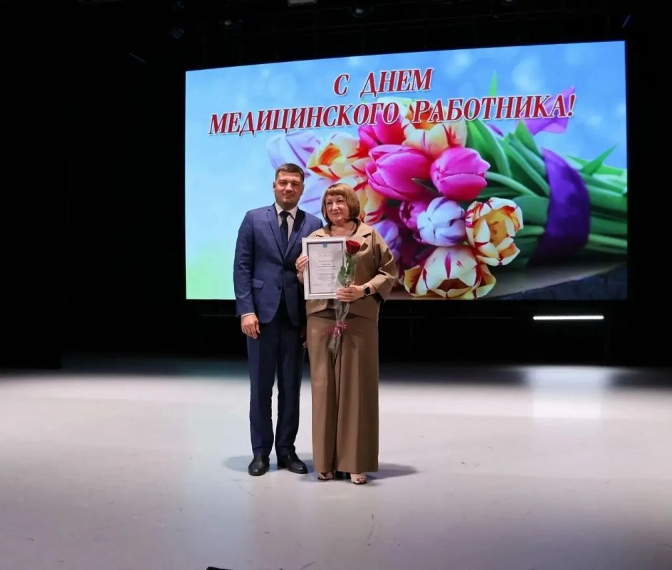 Депутаты Ульяновской Гордумы поздравили медиков с профессиональным праздником Депутаты Ульяновской Гордумы поздравили медиков с профессиональным праздником