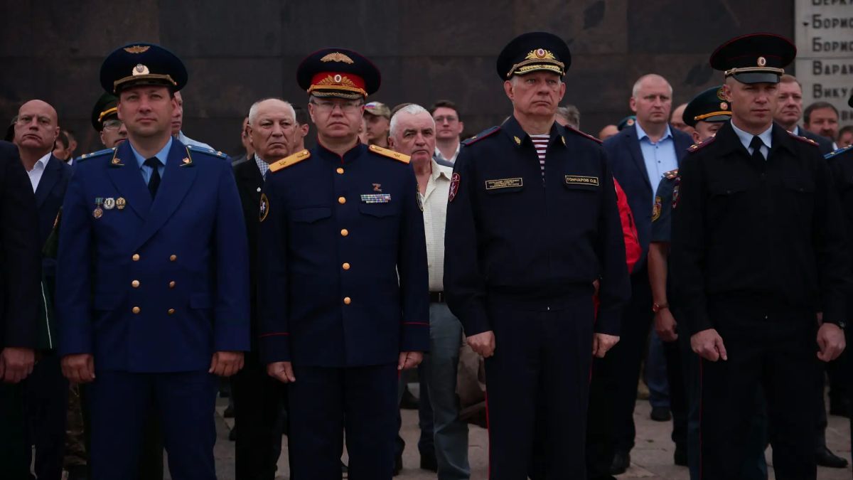 В Ульяновске в День памяти и скорби руководитель следственного управления почтил память погибших в годы Великой Отечественной войны В Ульяновске в День памяти и скорби руководитель следственного управления почтил память погибших в годы Великой Отечественной войны