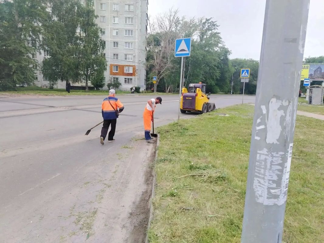 Ульяновские дорожники продолжают асфальтирование мест коммунальных раскопок Ульяновские дорожники продолжают асфальтирование мест коммунальных раскопок