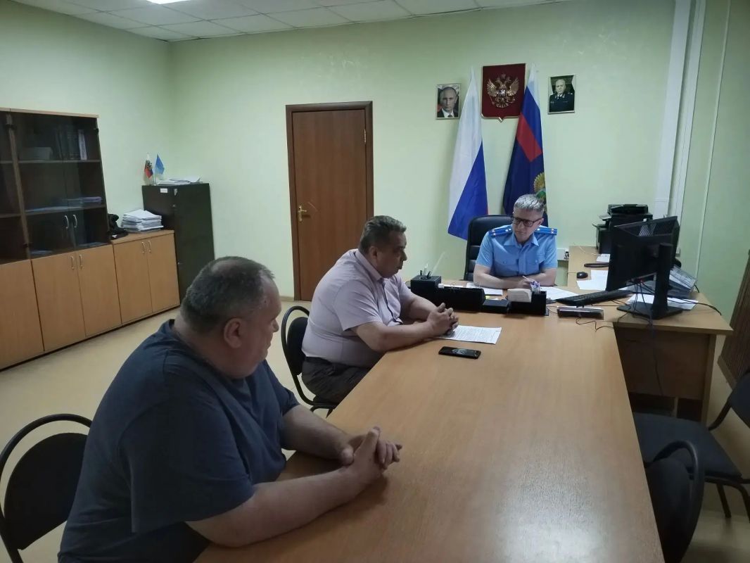 Под председательством прокурора Барышского района Максима Киселева состоялось заседание межведомственной рабочей группы по вопросам противодействия нарушениям закона в сфере жилищно-коммунального комплекса. Под председательством прокурора Барышского района Максима Киселева состоялось заседание межведомственной рабочей группы по вопросам противодействия нарушениям закона в сфере жилищно-коммунального комплекса.