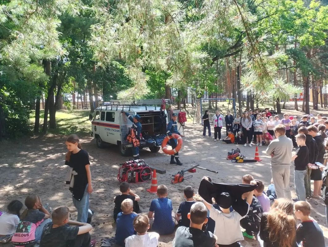 Ульяновцам разъясняют правила безопасного поведения на воде Ульяновцам разъясняют правила безопасного поведения на воде