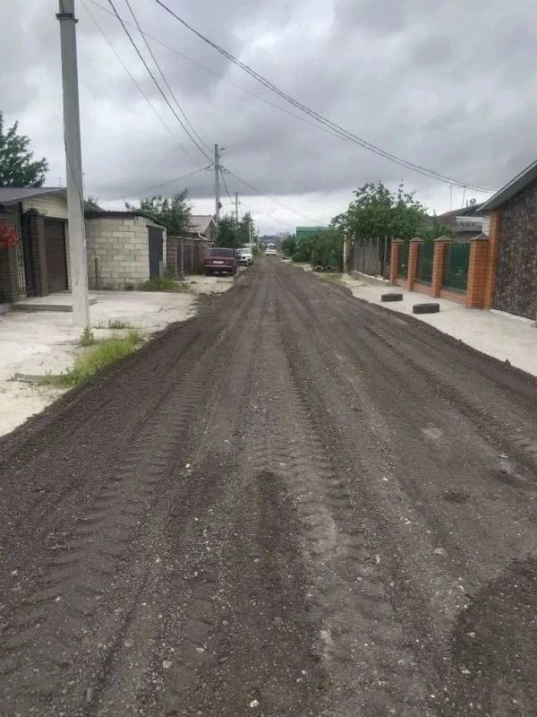 Ульяновские дорожники продолжают асфальтирование мест коммунальных раскопок Ульяновские дорожники продолжают асфальтирование мест коммунальных раскопок