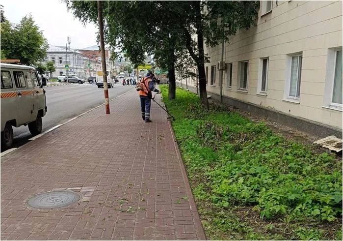 В Ульяновске продолжается ремонт дворов по губернаторской программе «Мой двор» В Ульяновске продолжается ремонт дворов по губернаторской программе «Мой двор»