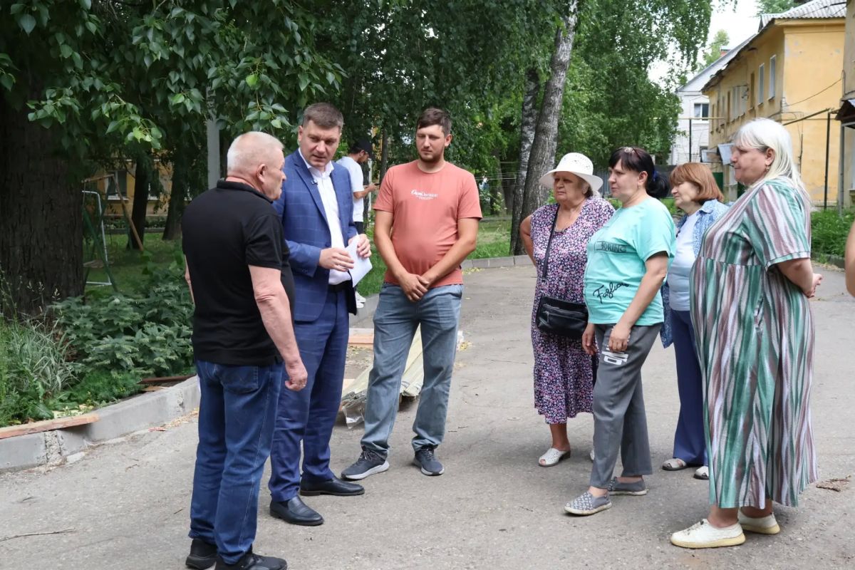 Ульяновские депутаты объедут все дома, где идет капремонт за бюджетные средства Ульяновские депутаты объедут все дома, где идет капремонт за бюджетные средства