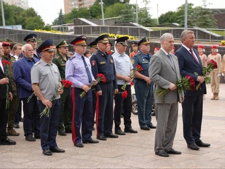 В Ульяновске почтили память ветеранов боевых действий В Ульяновске почтили память ветеранов боевых действий