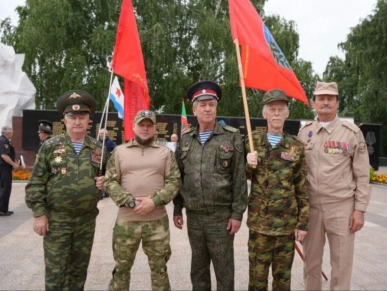 В Ульяновске почтили память ветеранов боевых действий В Ульяновске почтили память ветеранов боевых действий