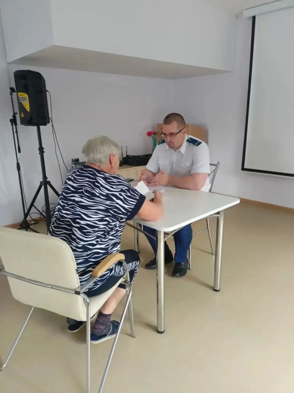 Заместитель прокурора Засвияжского района г. Ульяновска Костенко Е.В. провел в ОГАУСО "Социально-реабилитационный центр им. Е.Н. Чучкалова" личный прием членов семей участников специальной военной операции и их представителей Заместитель прокурора Засвияжского района г. Ульяновска Костенко Е.В. провел в ОГАУСО "Социально-реабилитационный центр им. Е.Н. Чучкалова" личный прием членов семей участников специальной военной операции и их представителей
