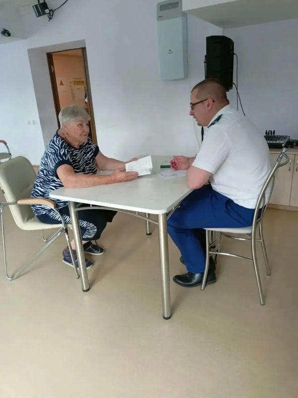 Заместитель прокурора Засвияжского района г. Ульяновска Костенко Е.В. провел в ОГАУСО "Социально-реабилитационный центр им. Е.Н. Чучкалова" личный прием членов семей участников специальной военной операции и их представителей