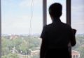 Один упал со второго этажа, другой - с пятого: За неделю сразу двое ульяновских малышей получили травмы после падения из окон