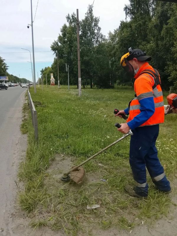 В этом сезоне ульяновские дорожники впервые за смену уложили больше двух тысяч квадратных метров асфальта В этом сезоне ульяновские дорожники впервые за смену уложили больше двух тысяч квадратных метров асфальта