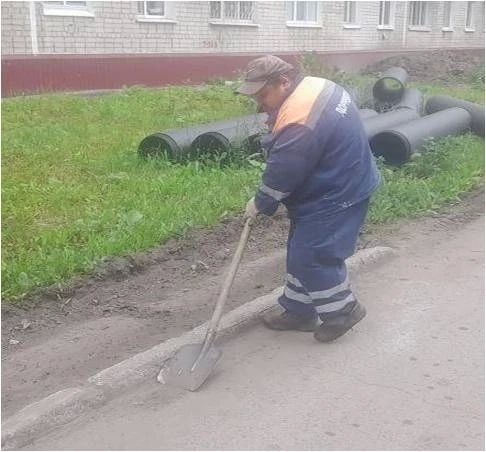 В Ульяновске на улице Западный бульвар обустроили дополнительную полосу движения В Ульяновске на улице Западный бульвар обустроили дополнительную полосу движения