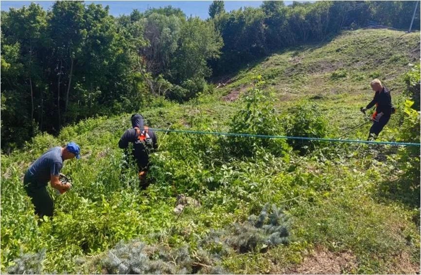 В Ульяновске на улице Западный бульвар обустроили дополнительную полосу движения В Ульяновске на улице Западный бульвар обустроили дополнительную полосу движения