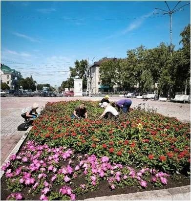 В Ульяновске на улице Западный бульвар обустроили дополнительную полосу движения В Ульяновске на улице Западный бульвар обустроили дополнительную полосу движения