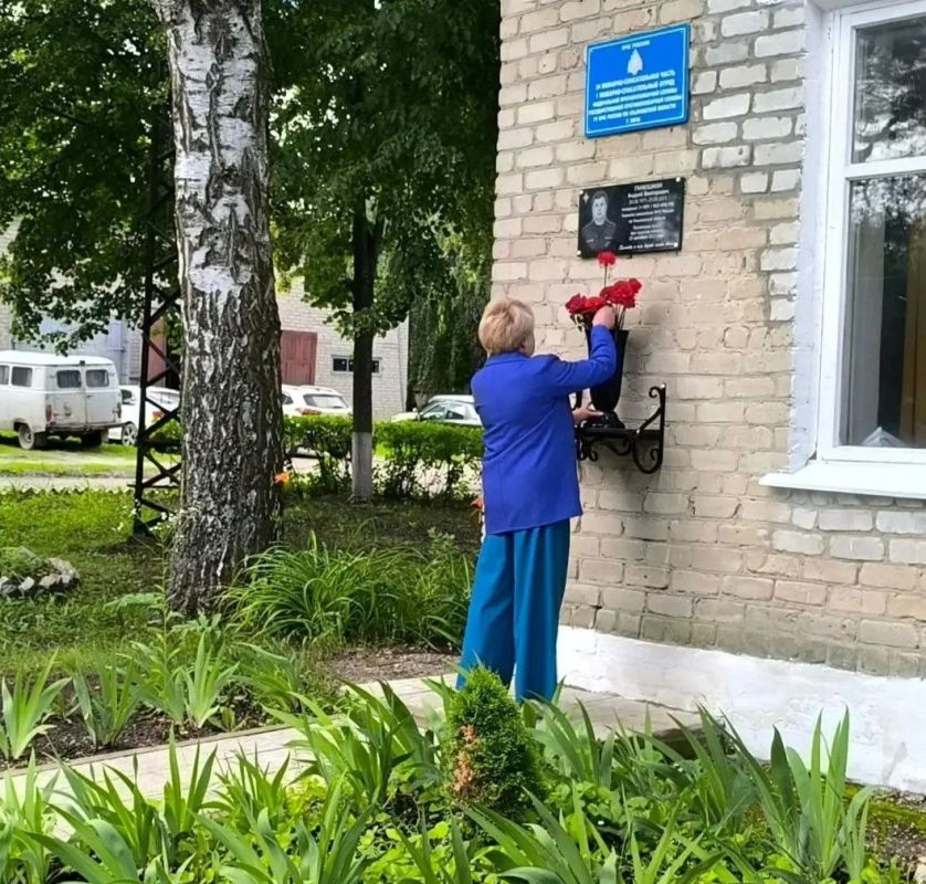 Беречь традиции и сохранять память о подвигах ветеранов пожарной охраны Беречь традиции и сохранять память о подвигах ветеранов пожарной охраны