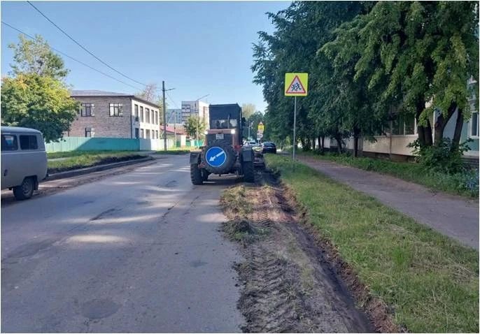 В Ульяновске провели уборку на территории старого Свияжского пляжа В Ульяновске провели уборку на территории старого Свияжского пляжа