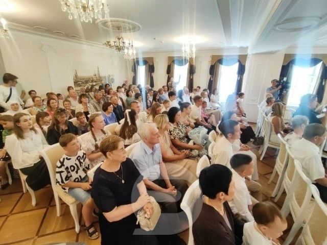 В День семьи, любви и верности в Ульяновске наградили лучшие семьи В День семьи, любви и верности в Ульяновске наградили лучшие семьи