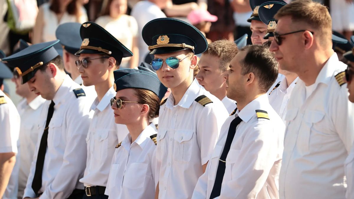 Алексей Русских: Пилоты, диспетчеры и другие авиаспециалисты, которые так нужны отечественной гражданской авиации! Алексей Русских: Пилоты, диспетчеры и другие авиаспециалисты, которые так нужны отечественной гражданской авиации!