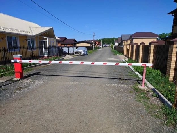 Согласно решению городской администрации, до 20 июля вывезут бетонные блоки у дома № 19 по проспекту Ленинского Комсомола, а также демонтируют шлагбаум рядом с домом № 1 на улице Гаджиева в селе Лаишевка Согласно решению городской администрации, до 20 июля вывезут бетонные блоки у дома № 19 по проспекту Ленинского Комсомола, а также демонтируют шлагбаум рядом с домом № 1 на улице Гаджиева в селе Лаишевка