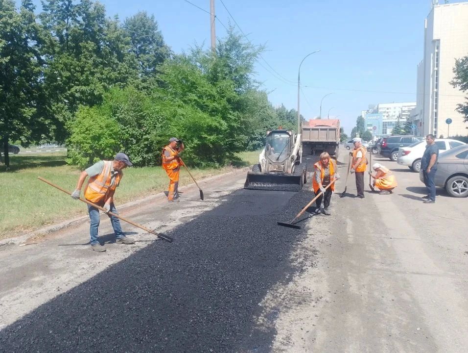 На проспекте Нариманова по гарантии обновили дорожную разметку На проспекте Нариманова по гарантии обновили дорожную разметку