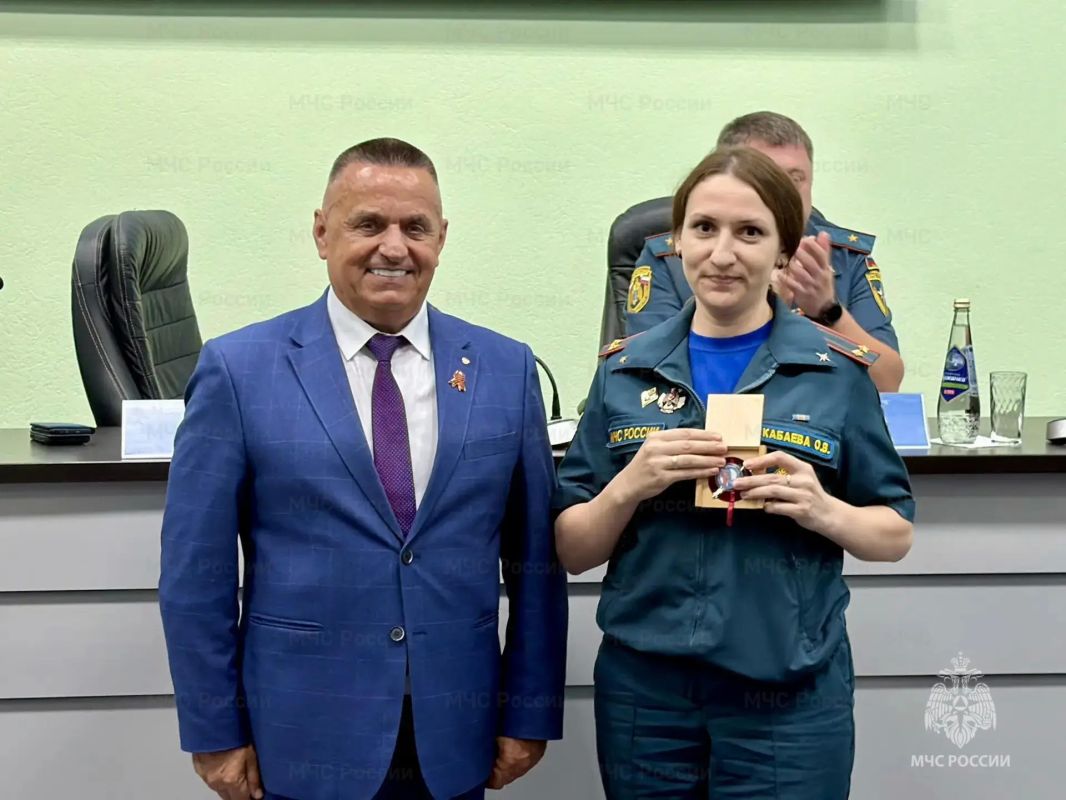 Накануне профессионального праздника вручены награды Накануне профессионального праздника вручены награды