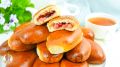 Нежные пирожки с яблоками и клюквой: кулинарный хит для осеннего угощения!
