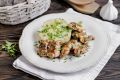 Насладитесь BBQ-курочкой с картофельно-сырным пюре