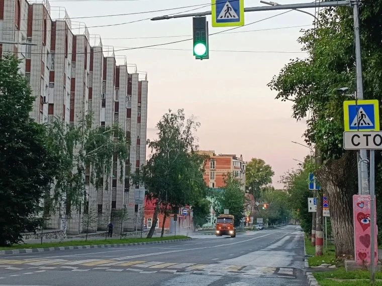 20 июля на дорогах Ульяновска работало 120 единиц спецтехники 20 июля на дорогах Ульяновска работало 120 единиц спецтехники