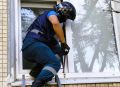 Ульяновске спасатели вскрыли квартиру из-за спавшего подростка — мальчик долго не выходил на связь, и мама испугалась