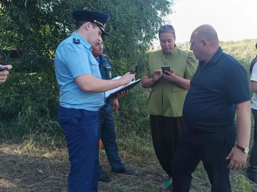 Прокуратура Ульяновского района Ульяновской области в связи с гибелью 21 июля 2026 года несовершеннолетнего в реке Свияга возле деревни Салмановка организовала проверку соблюдения ответственными лицами требований... Прокуратура Ульяновского района Ульяновской области в связи с гибелью 21 июля 2026 года несовершеннолетнего в реке Свияга возле деревни Салмановка организовала проверку соблюдения ответственными лицами требований...