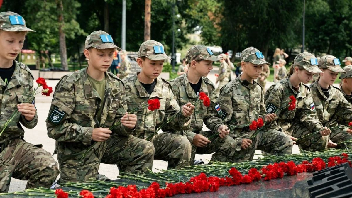 Ульяновские юнармейцы достойно представили регион на окружном этапе Всероссийской военно-патриотической игры «Зарница 2.0» Ульяновские юнармейцы достойно представили регион на окружном этапе Всероссийской военно-патриотической игры «Зарница 2.0»