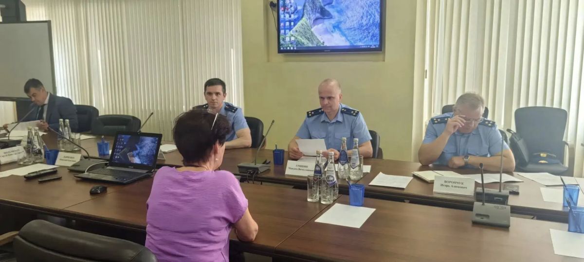 Заместитель прокурора Ульяновской области Максим Гришин провел выездной личный прием граждан в Филиале АО "Ил"-Авиастар Заместитель прокурора Ульяновской области Максим Гришин провел выездной личный прием граждан в Филиале АО "Ил"-Авиастар