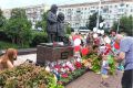 Ульяновцы несут цветы и игрушки в память о погибших детях Донбасса