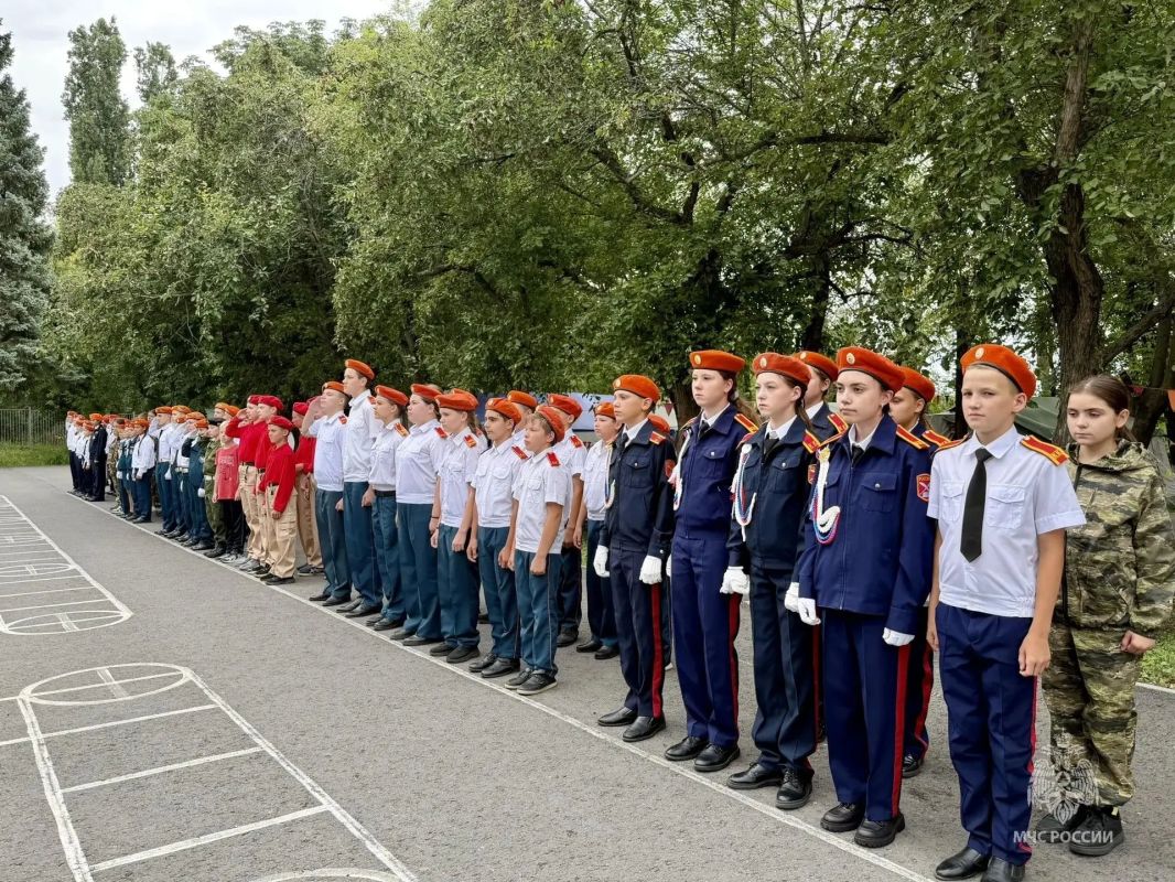 Профильная смена МЧС России стартовала в центре «Авангард» Профильная смена МЧС России стартовала в центре «Авангард»