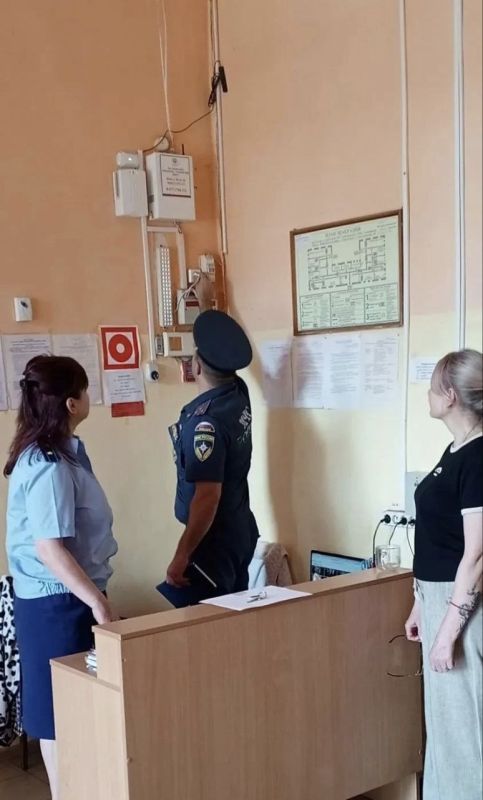 Прокуратура Вешкаймского района проводит проверку исполнения законодательства о пожарной безопасности Прокуратура Вешкаймского района проводит проверку исполнения законодательства о пожарной безопасности