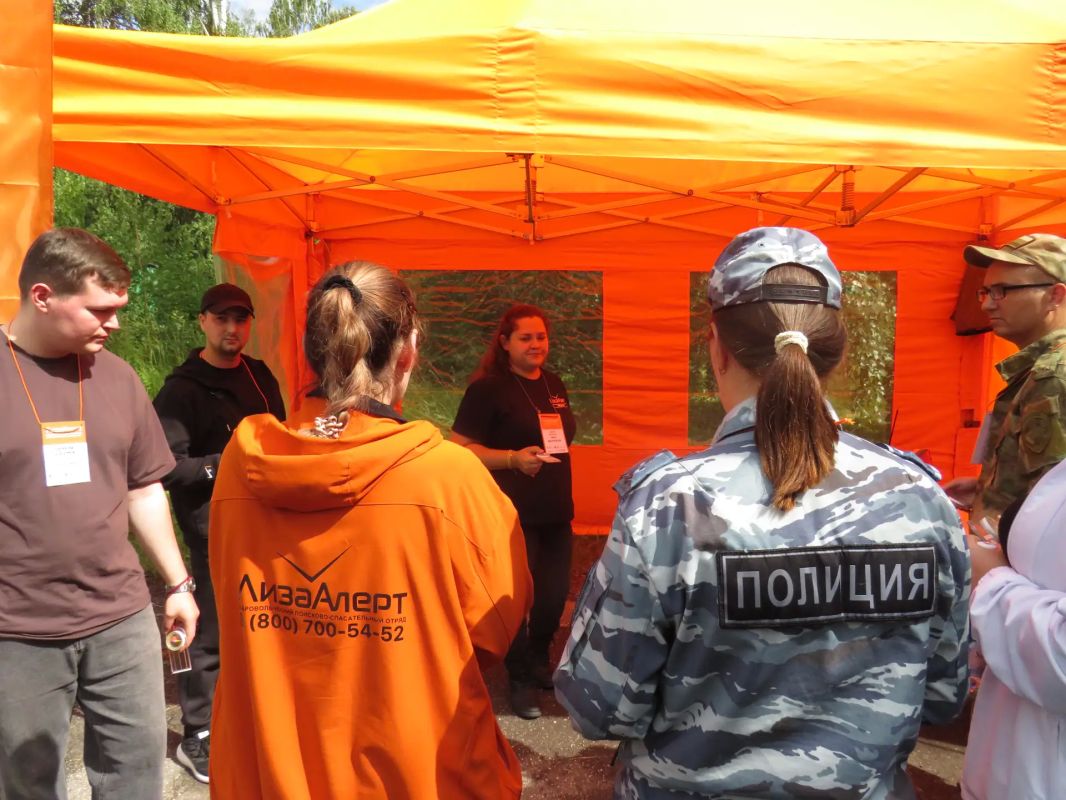 Начальник регионального УМВД принял участие в церемонии открытия Межрегиональных учений волонтёрского движения "ЛизаАлерт" Начальник регионального УМВД принял участие в церемонии открытия Межрегиональных учений волонтёрского движения "ЛизаАлерт"