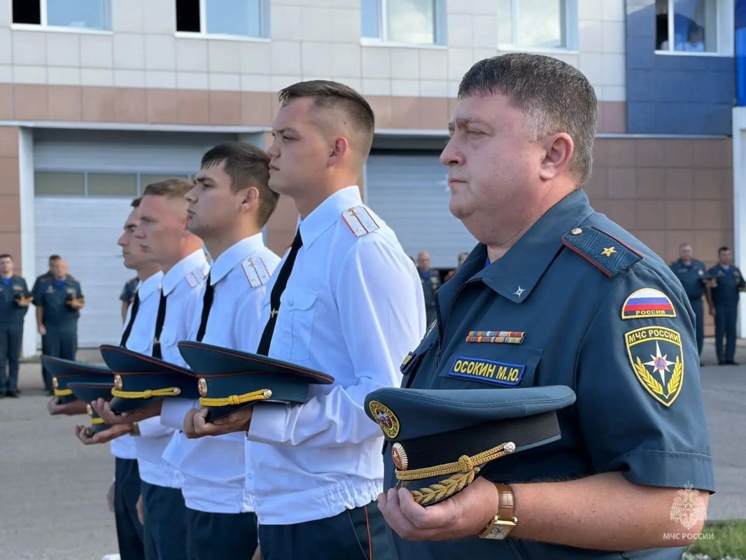 Молодое пополнение в строю! Молодое пополнение в строю!