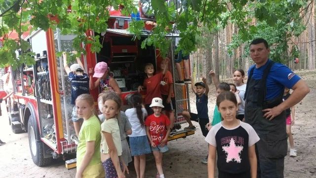 В загородных лагерях Ульяновска детям рассказывают о правилах пожарной безопасности В загородных лагерях Ульяновска детям рассказывают о правилах пожарной безопасности