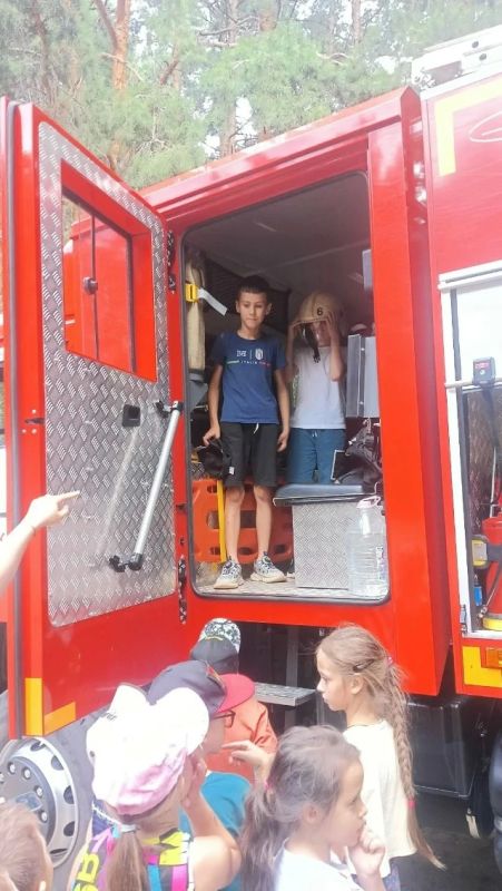 В загородных лагерях Ульяновска детям рассказывают о правилах пожарной безопасности В загородных лагерях Ульяновска детям рассказывают о правилах пожарной безопасности