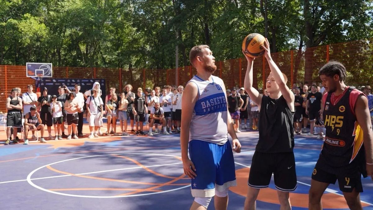 Алексей Русских: Сегодня в нашем регионе работает Андрей Кириленко — президент Российской федерации баскетбола, призёр Олимпийских игр, чемпион Европы, заслуженный мастер спорта России Алексей Русских: Сегодня в нашем регионе работает Андрей Кириленко — президент Российской федерации баскетбола, призёр Олимпийских игр, чемпион Европы, заслуженный мастер спорта России