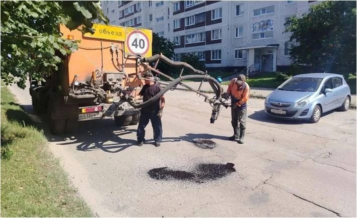 Городские службы продолжают устранять последствия непогоды Городские службы продолжают устранять последствия непогоды
