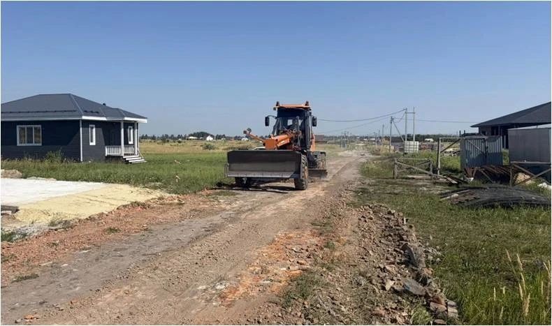 Городские службы продолжают устранять последствия непогоды Городские службы продолжают устранять последствия непогоды