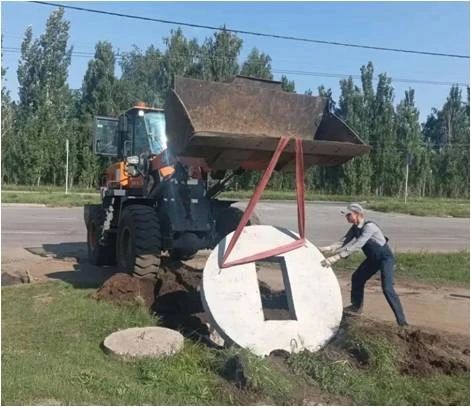 Городские службы продолжают устранять последствия непогоды Городские службы продолжают устранять последствия непогоды