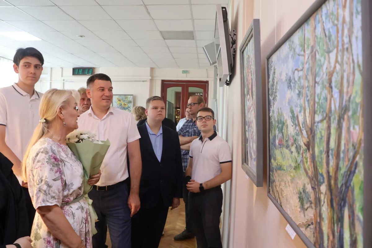 В Ульяновской Городской Думе открылась выставка Людмилы Слесарской «Мелодии лета» В Ульяновской Городской Думе открылась выставка Людмилы Слесарской «Мелодии лета»
