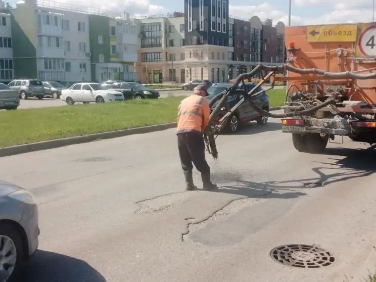 За 11 августа ульяновские дорожники обновили разметку пешеходных переходов у семи школ За 11 августа ульяновские дорожники обновили разметку пешеходных переходов у семи школ