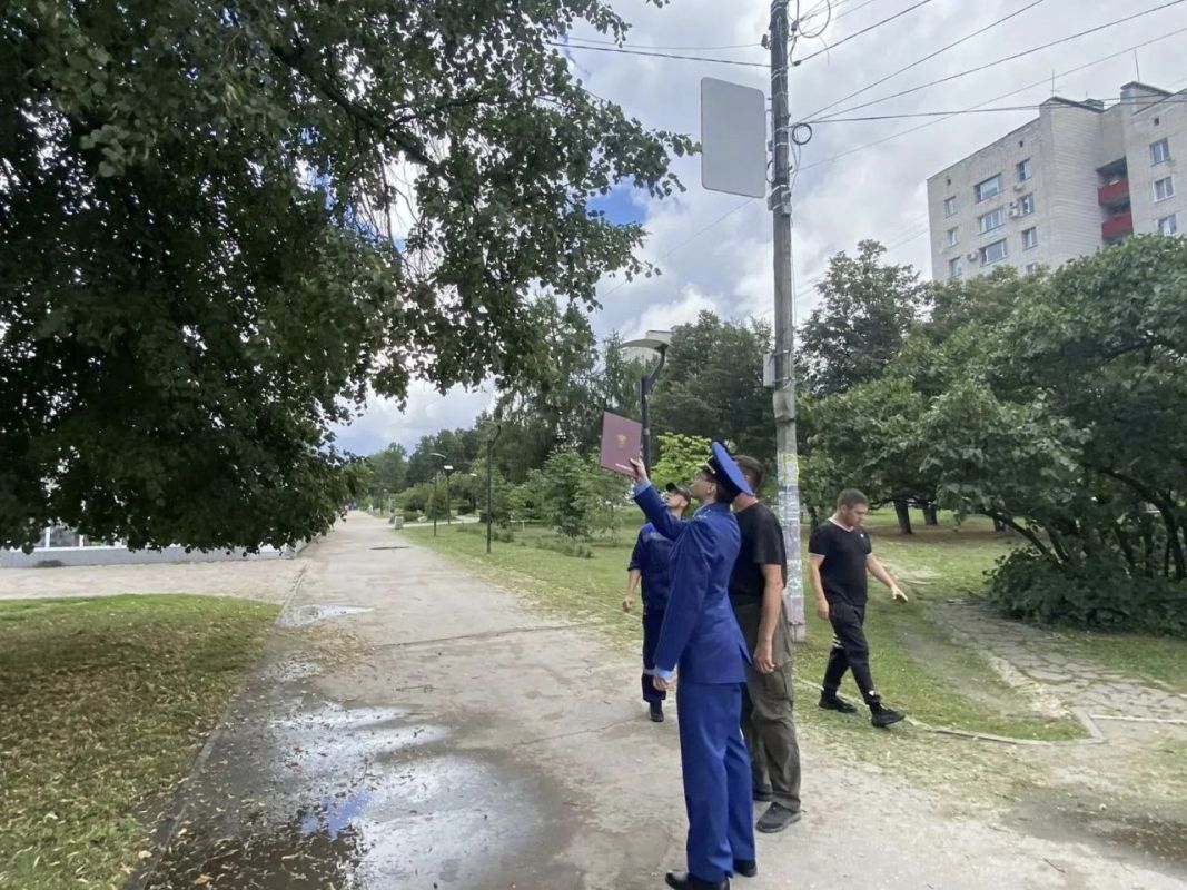 Прокуратура г. Димитровграда проводит проверку исполнения законодательства, регламентирующего вопросы обеспечения безаварийного функционирования объектов электросетевого хозяйства Прокуратура г. Димитровграда проводит проверку исполнения законодательства, регламентирующего вопросы обеспечения безаварийного функционирования объектов электросетевого хозяйства