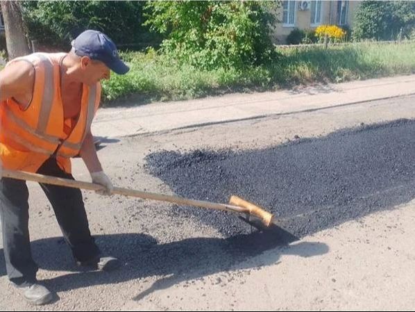 В Ульяновске за сутки отремонтировали полторы тысячи квадратных метров дорог