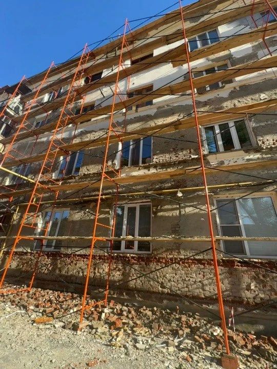 В Ульяновске капитально ремонтируют многоквартирный дом сталинской эпохи на ул. Ленина, 101 В Ульяновске капитально ремонтируют многоквартирный дом сталинской эпохи на ул. Ленина, 101