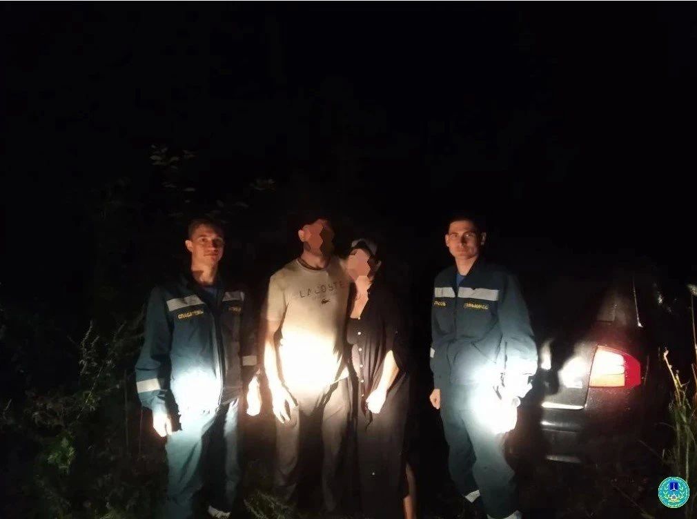В Заволжье Ульяновска спасатели помогли влюбленной паре выбраться из леса