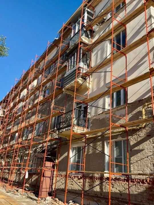 В Ульяновске капитально ремонтируют многоквартирный дом сталинской эпохи на ул. Ленина, 101 В Ульяновске капитально ремонтируют многоквартирный дом сталинской эпохи на ул. Ленина, 101