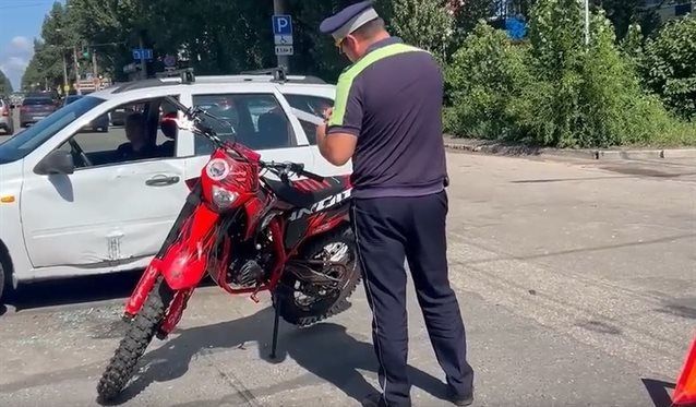 В отношении родителей подростка, попавшего в ДТП на мотоцикле, возбудили уголовное дело